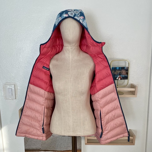 Patagonia Kids' Reversible Down Sweater Hoody Style #68290 - Picture 3 of 6